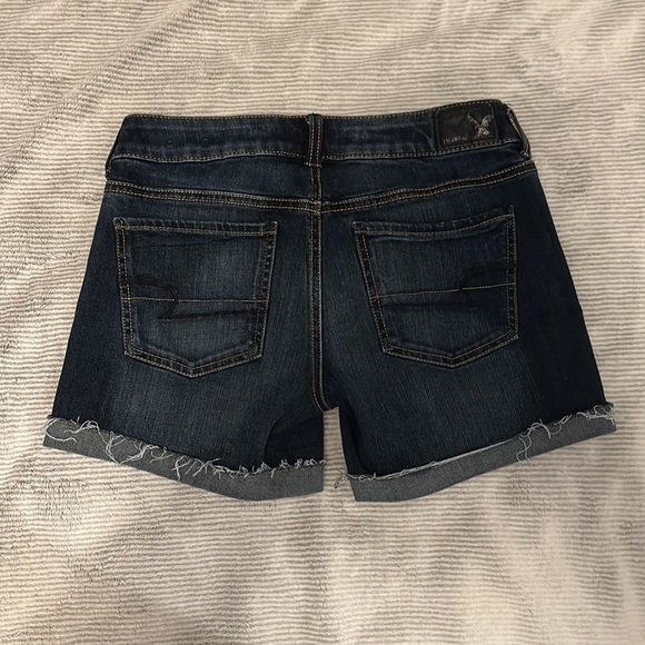 American Eagle MIDI Super Stretch Dark Washed Jean Shorts Size 4 - Picture 4 of 7